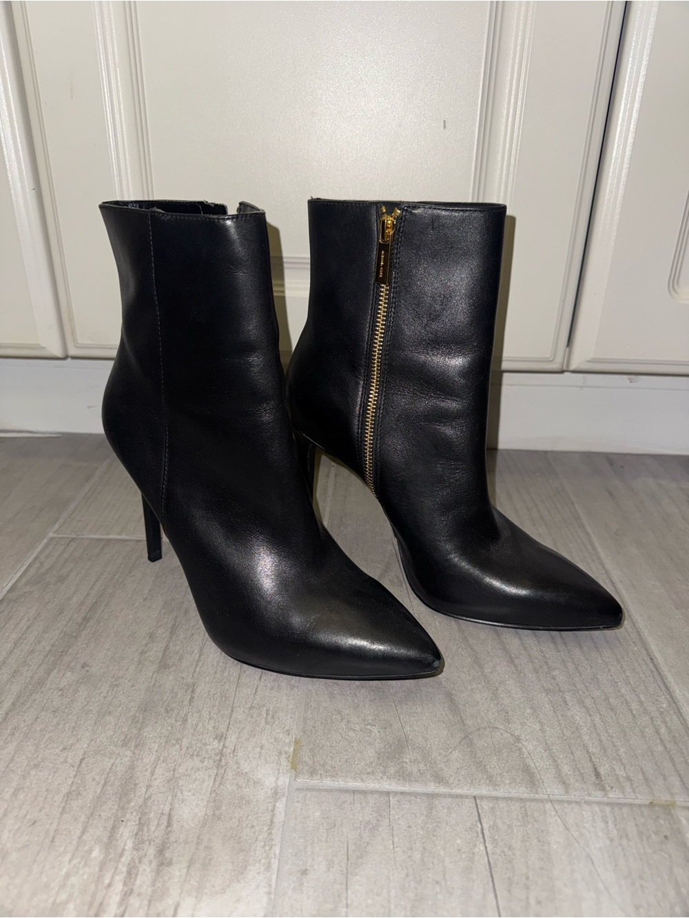 Michael Kors Black Leather Pointed Toe Stiletto Ankle Boots with Gold Zip 8.5